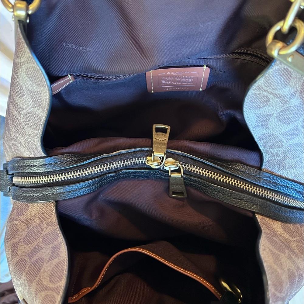 Coach Black Pebbled Leather Shoulder Bag with Taupe Signature Sides - Picture 5 of 9